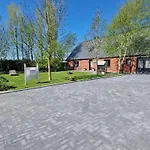 Haus-min-leevstes Böhl