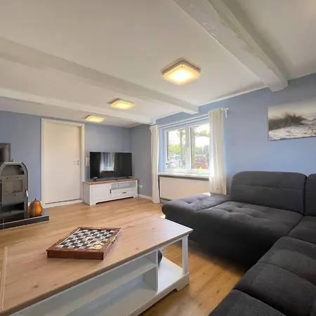 Holiday home Haus-min-leevstes *